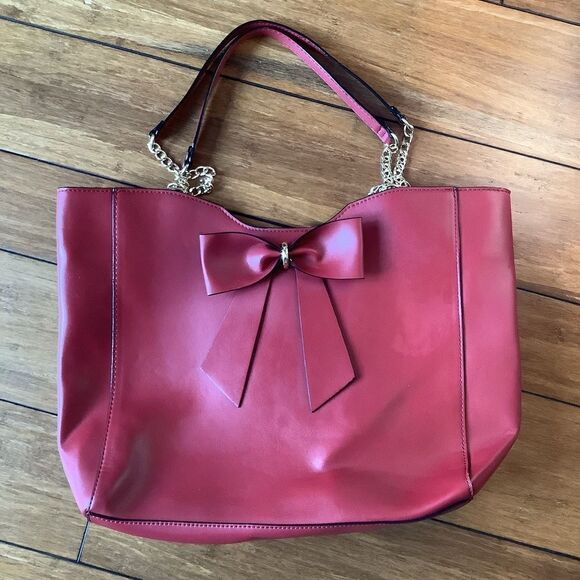 Gianni Bini Red Faux Leather Tote. - Picture 1 of 5